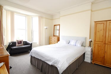 4 bed house, 8 Sea View Avenue, Lipson, Plymouth, PL48RU - Image 2